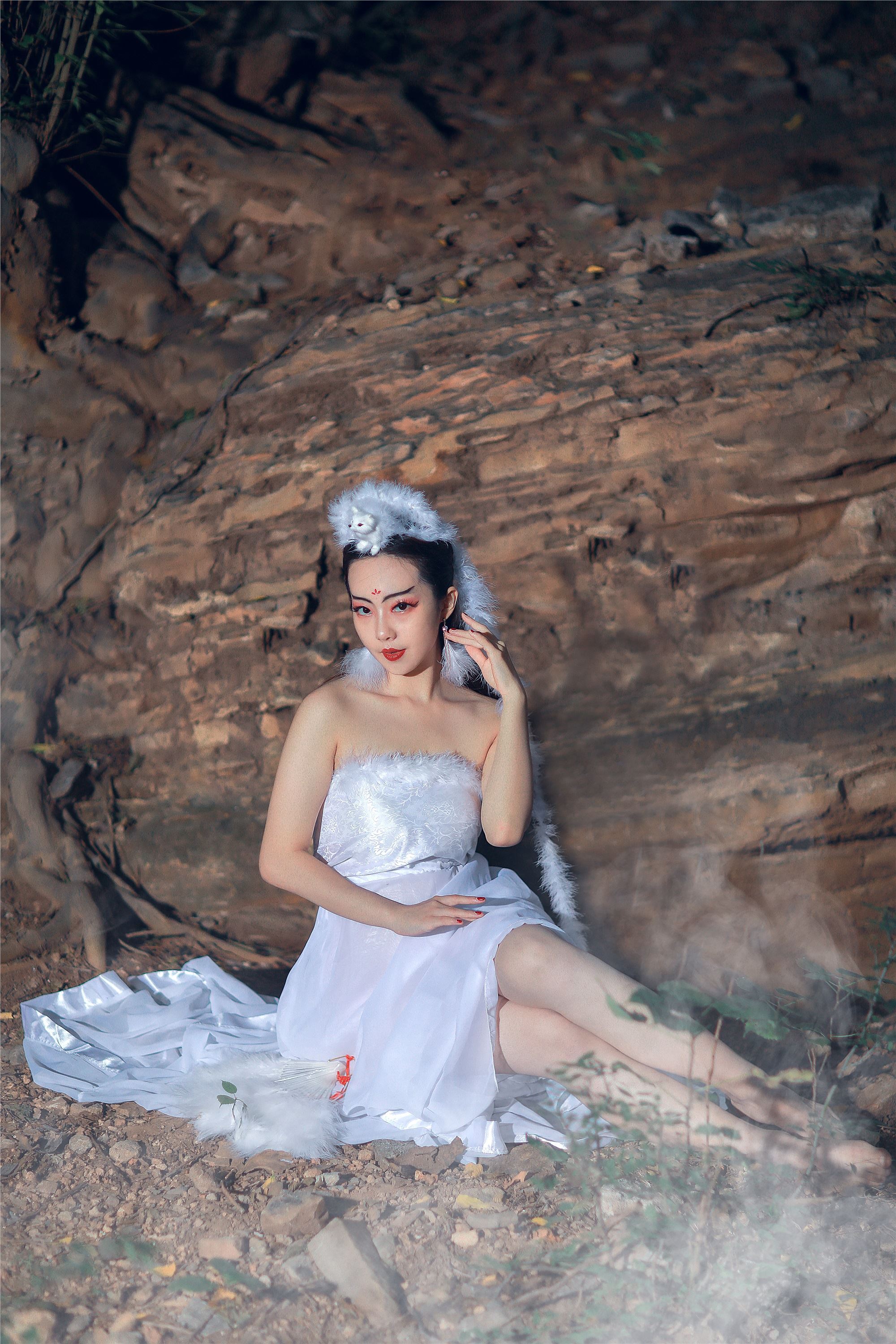 YITUYU艺图语 2021.08.16 白狐 小米